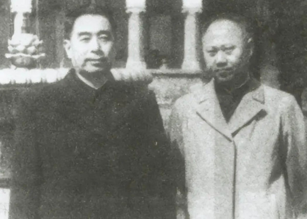 周恩来未雨绸缪，构建新中国外交脊梁，谆谆叮嘱外交无小事