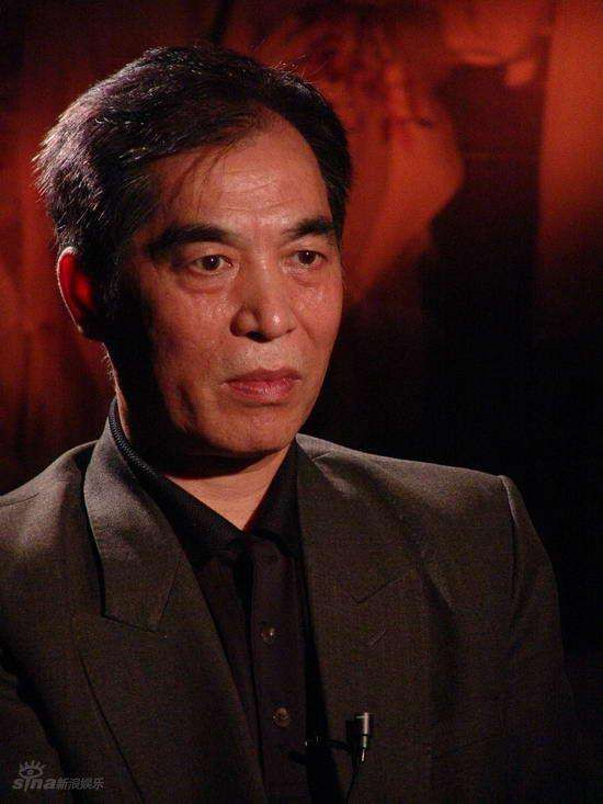 梁晓声：我们不能一边抱怨社会冷漠，自己却看人下菜