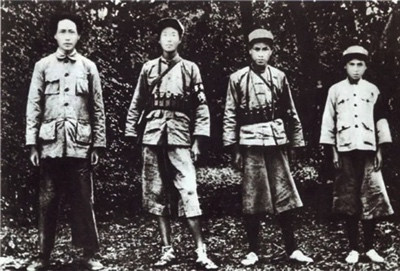 逆境中的毛泽东从不躺平