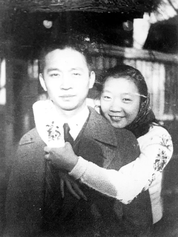 三个汉奸之子，碰杯祝酒的祝词是“打倒日本帝国主义”
