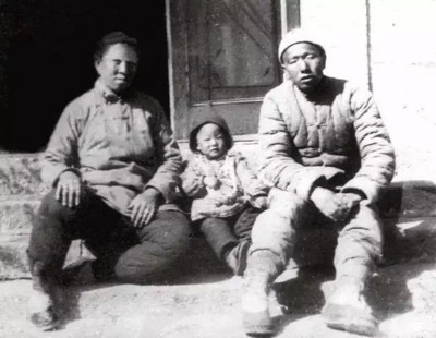 革命后代邓小岚倾尽生命培塑红色少年: 少年红,则中国红