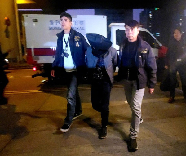 80余名教师被捕，港府再发警告