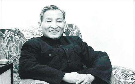 陈云：毛主席非常高明的地方，就是他用哲学思想培养了一代人