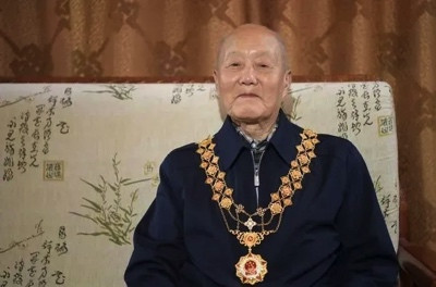 98岁“共和国勋章”获得者去世,赫赫战功藏了63年