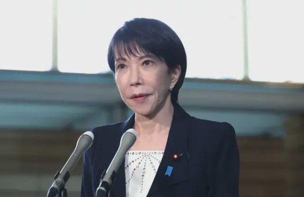 侯立虹：高市想做东条第二，想过东条的结局吗？