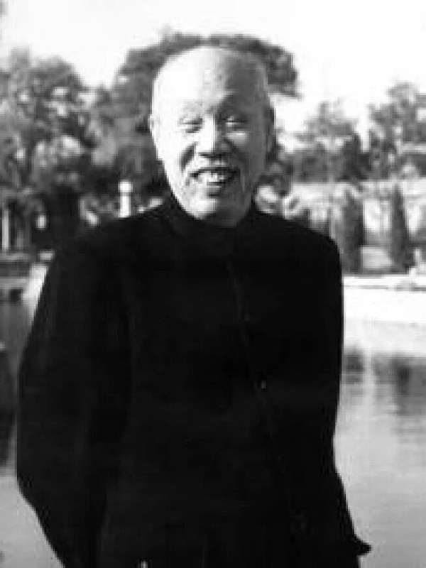“甘为民仆耻为官”：董必武的波澜一生诠释共产党人政绩观