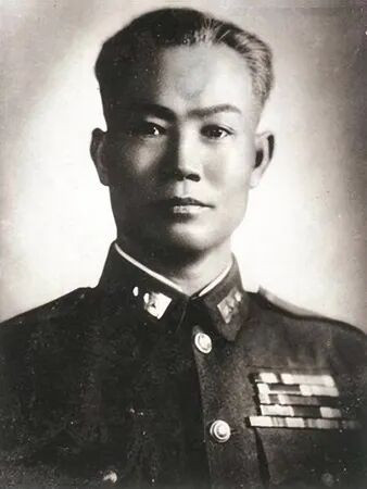 一个我党派去的卧底，如何把蒋介石搞懵