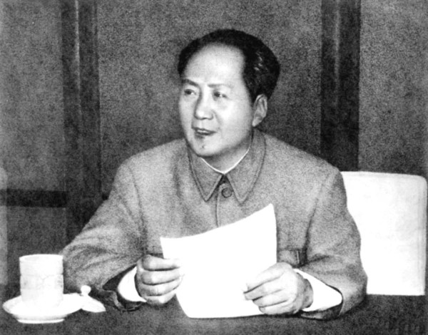 毛主席调整办人民公社思路前后
