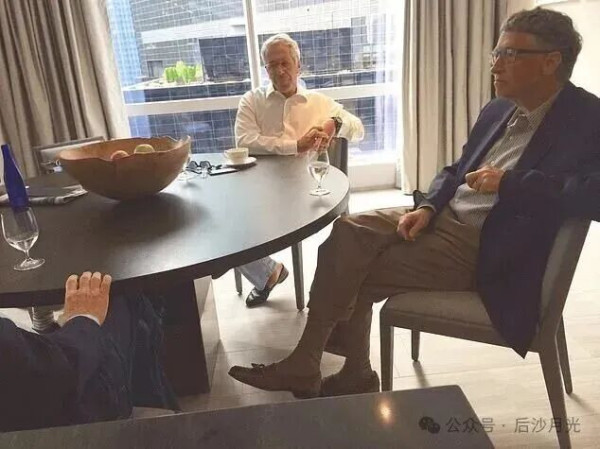 比尔·盖茨低调现身上海，好尴尬！