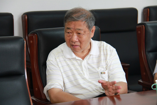 坚决维护以习近平同志为核心的党中央的权威——网络舆论动态研讨会纪要