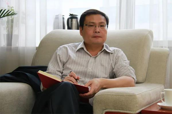 汪亭友:历史虚无主义的思想认识基础、理论本质及其批判