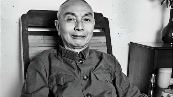 郭汝瑰对蒋介石军事能力的批判：根底浅，瞎指挥，极自负！