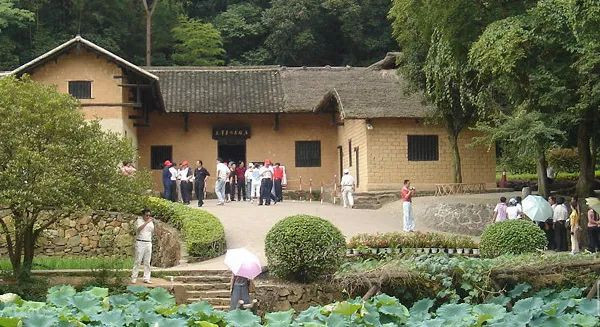 心向韶山：因景仰而朝拜，思源内化力量
