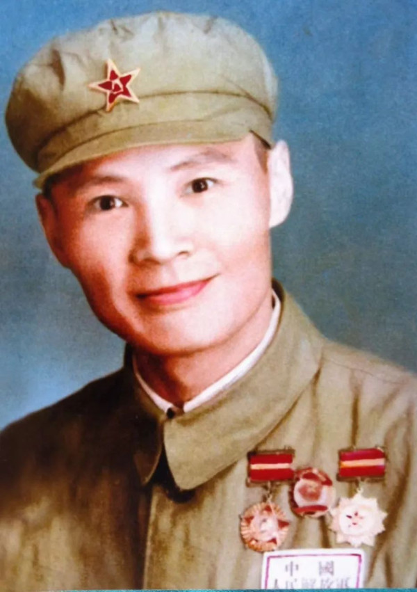 王近山之女王媛媛：我的司令爸爸和司机爸爸