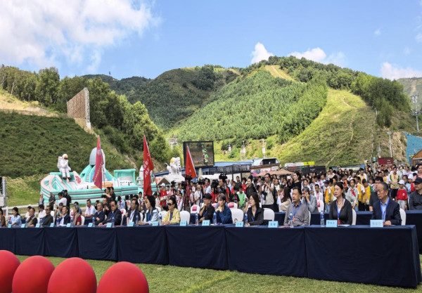 我会主办的全国青少年红色文化传承与实践创新大赛全国总决赛在崇礼冬奥赛区隆重开赛