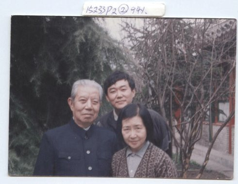 邓力群赢了,李锐输了