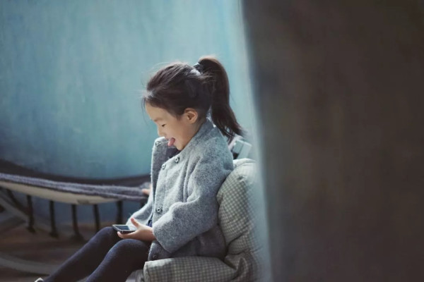 法国为什么禁止中小学生在校园内使用手机?
