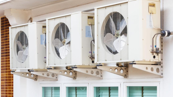 巴黎奥运村穷得装不起空调,阳光之下无新事!