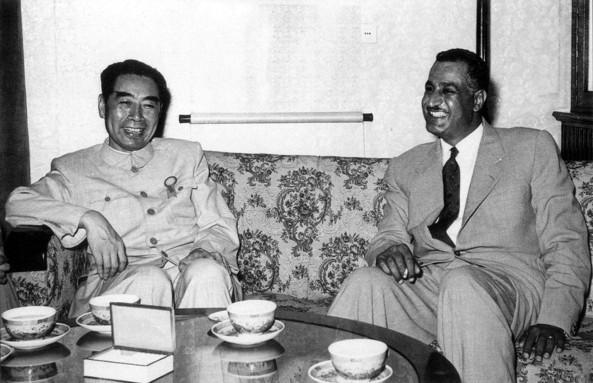 周恩来在中国与埃及建交前后