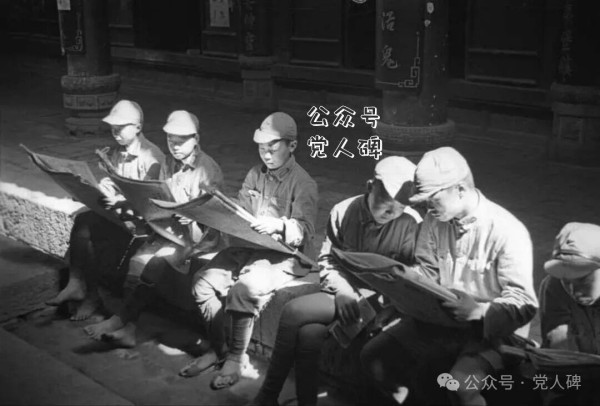 党人碑：从日本侵华时的奴化教育看课本为啥必须讲政治？