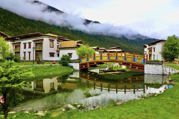 翻身农奴把歌唱：两位西藏女儿翻天覆地的人生故事