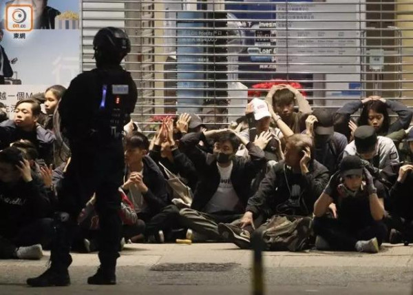 2020年第一天,香港警方果断出手