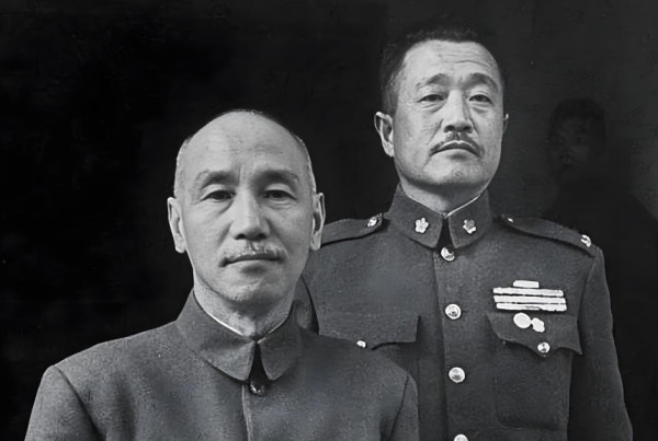 一个我党派去的卧底，如何把蒋介石搞懵