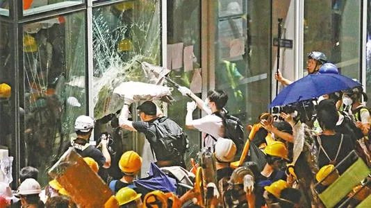 美国中情局在香港做了什么?