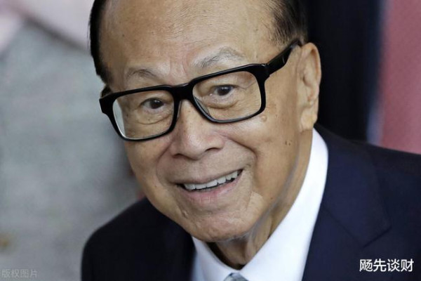 卢克文：李嘉诚是怎样让许家屯坐歪屁股的？