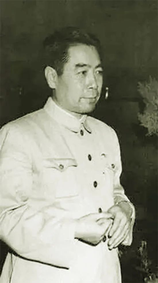 新中国成立伊始周恩来三次访苏