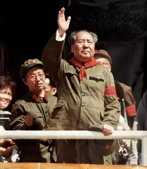 今天的中国人必须要清楚:毛主席是谁!
