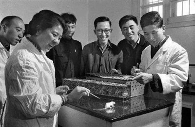 为何老一代科学家会说:科学上的成就离不开党对科技事业的关怀与支持?