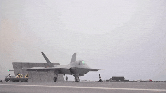 高志凯、蔡正元：“福建舰”是一场革命，让美国认清现实