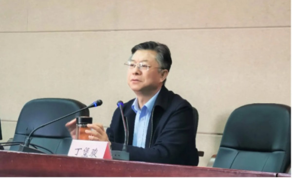 丁堡俊：看于光远怎样拜倒在西方经济学石榴裙下？