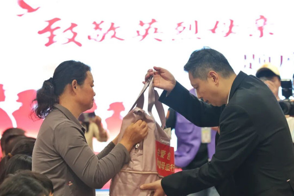 陈祥榕等9位烈士至亲相聚北京！“英雄的母亲就是我们的母亲”