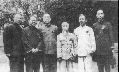周秉德：伯父周恩来劝祖父沈钧儒当个党外的布尔什维克
