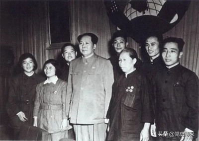 毛泽东:全心全意地依靠工人阶级