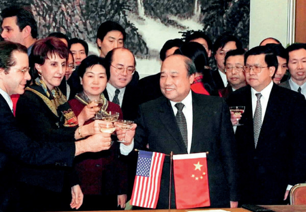 新中国外汇史：当年是如何顶住禁运和制裁的？
