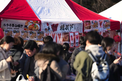 在日本体验中国春节,大熊猫和中餐缺一不可!
