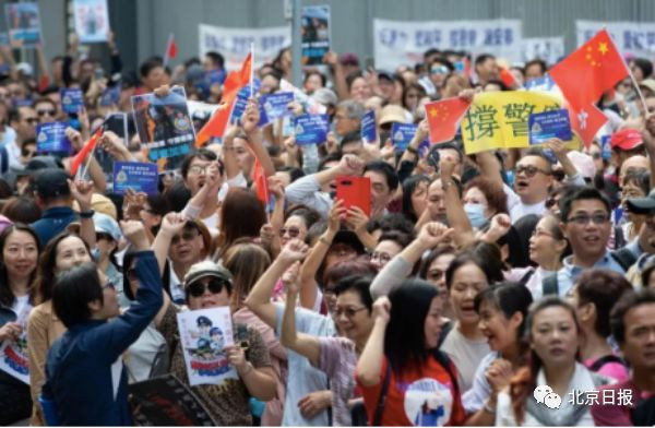 驻港解放军：最好的形象就是香港市民的掌声！​