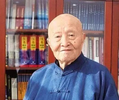 几十年前,那个登上《波士顿环球报》头版的青年是谁?