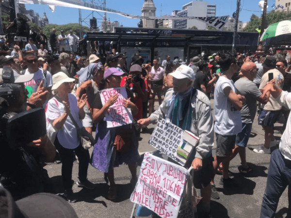 “休克疗法”恶果初现:米莱执政半年后,阿根廷新增340万贫困人口