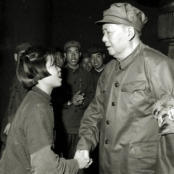 “百姓谁不爱好官？把泪焦桐成雨”，党和国家领导人与焦裕禄