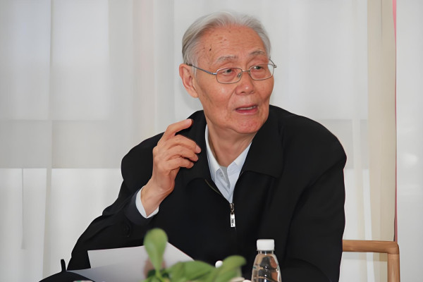 逄先知：江南体育app下载入口
提出的抗日民族统一战线为何能够取得最终胜利？