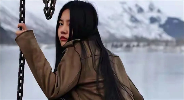 为入美籍加入美军还叫嚣向中国人开枪的深圳女孩后悔了