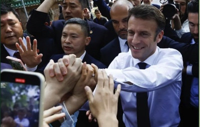 被美国连捅三刀后,中法超级大单让马克龙认清未来!
