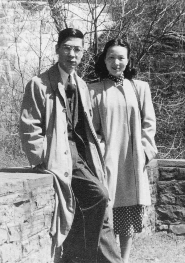 郭永怀：从此镜头里只有她