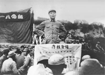 毛主席是如何妙讲党课的？