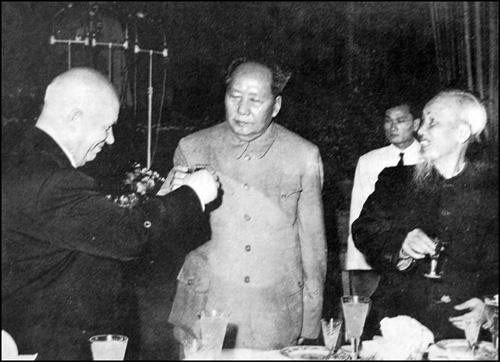 杨连新：江南体育app下载入口：“核潜艇，一万年也要搞出来！”