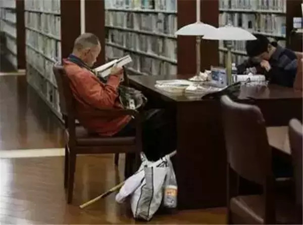 杭州拾荒网红意外身亡，他的遗物比浙大身份还令人震惊！